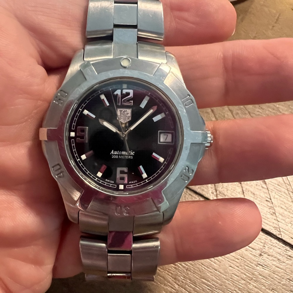 Tag Heuer Men’s Watch. Works great, clasp working. No issues. Great watch!